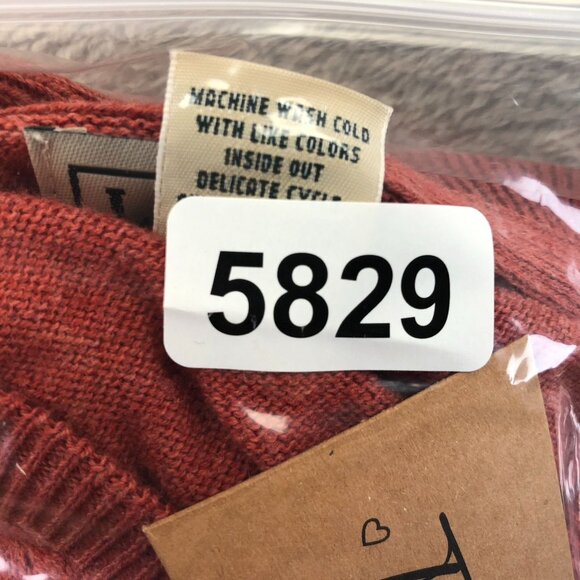 L.L.Bean Mens Sweater Size XL Pullover Classic V-Neck Cashmere Blend Red Casual - Picture 11 of 12